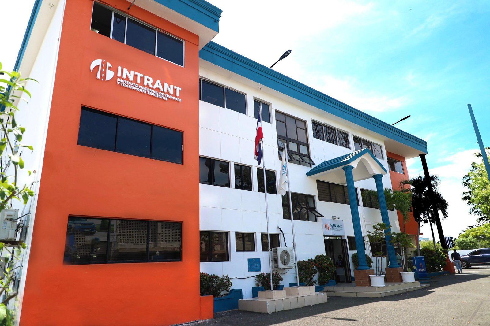 Presidente Luis Abinader recibirá el 26 de febrero la nueva Licencia de Conducir