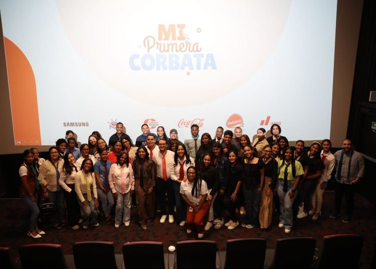 Entidades imparten taller para ayudar a jóvenes a insertarse en el mundo laboral