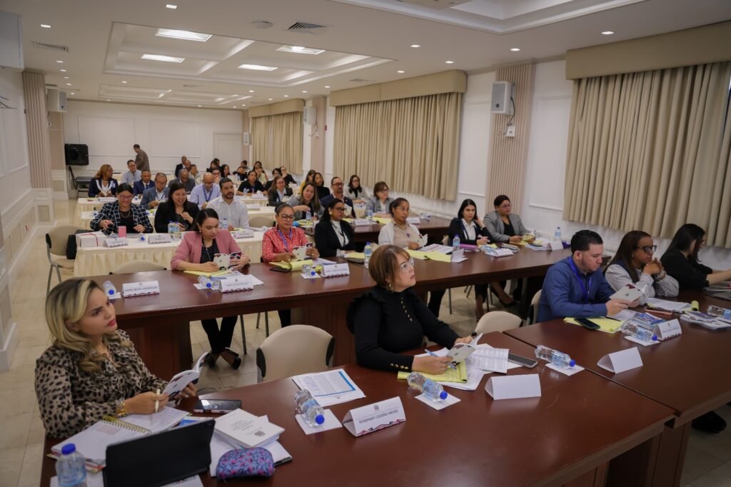 Senado imparte taller sobre la Ley Orgánica de Fiscalización y Control del Congreso Nacional Núm. 84-25