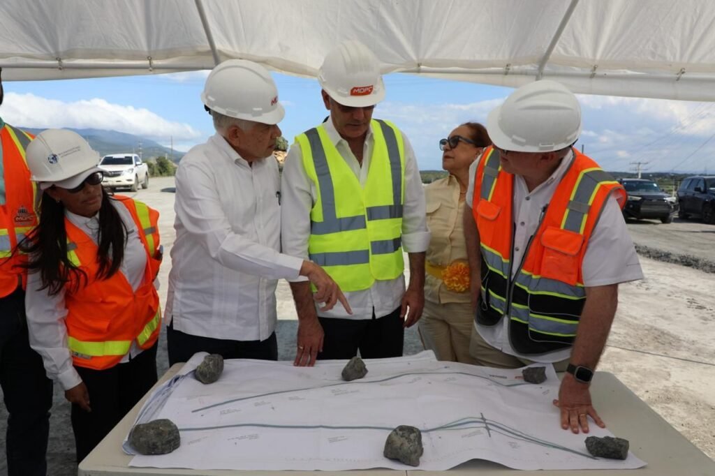 Presidente Abinader supervisa avances en la Circunvalación de Navarrete; inauguración está proyectada para agosto 2026