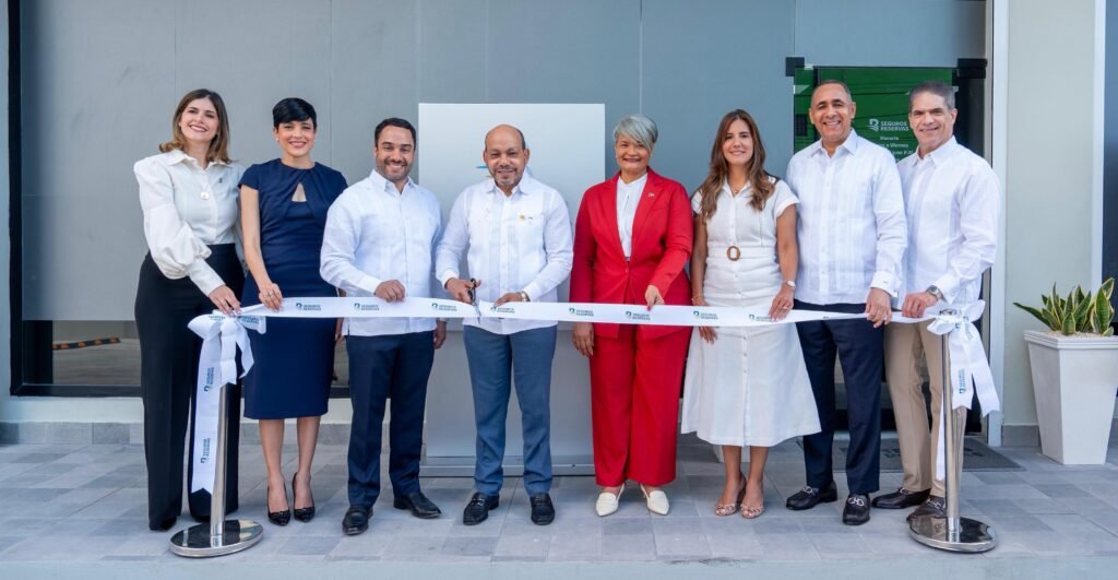 Seguros Reservas continúa su expansión, inaugurando una nueva oficina en San Pedro de Macorís.