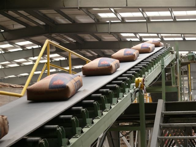 El sector cementero dominicano creció 2.3 % en 2025 impulsado por exportaciones