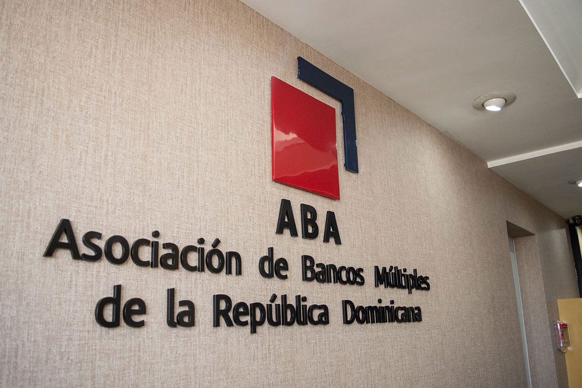 Asociación de Bancos Múltiples destaca solidez del sistema financiero ante riesgos externos