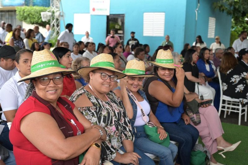Impulsan programa para fortalecer la autonomía económica de mujeres rurales