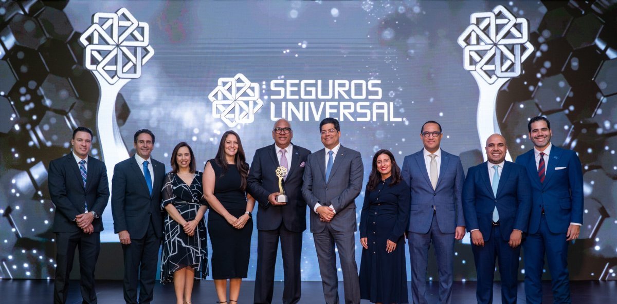 Seguros Universal reconoce a sus principales corredores del 2025
