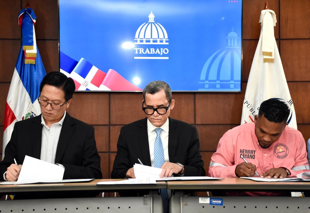 Aumento salarial de 5.5 % impulsa acuerdo en sector minero