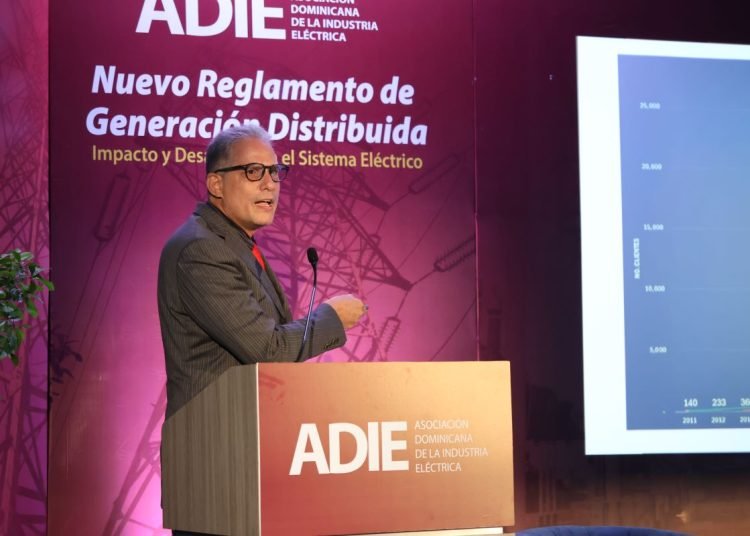 SIE emite nuevo reglamento ante presión de la generación distribuida en la red eléctrica