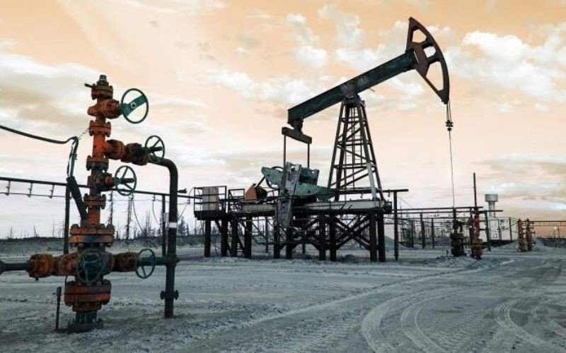 Petróleo de Texas supera los US$114 en medio de escalada entre EE.UU. e Irán