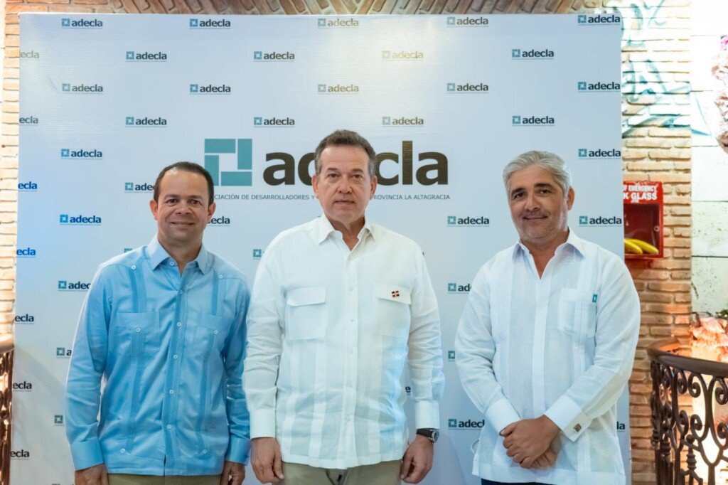 Mivhed impulsa modernización de permisos de construcción junto a Adecla