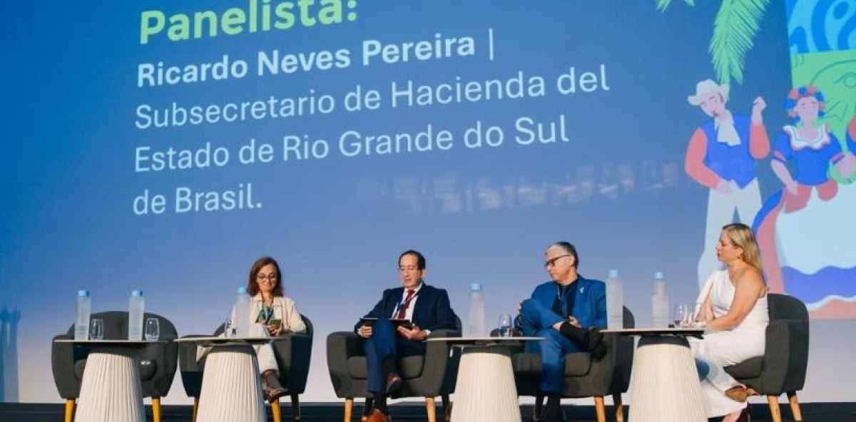 Expertos impulsan modelo tributario más digital y centrado en el contribuyente