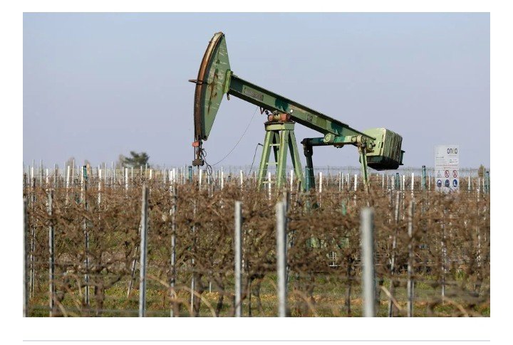Petróleo WTI baja 1.36% ante reportes de negociaciones entre EE.UU. e Irán