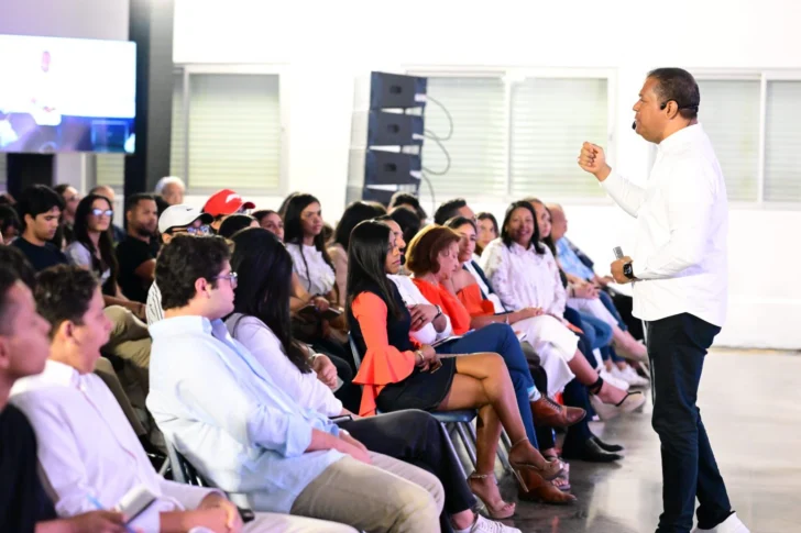 Conferencia de Búscatela reúne a más de 700 jóvenes para hablar de finanzas y emprendimiento