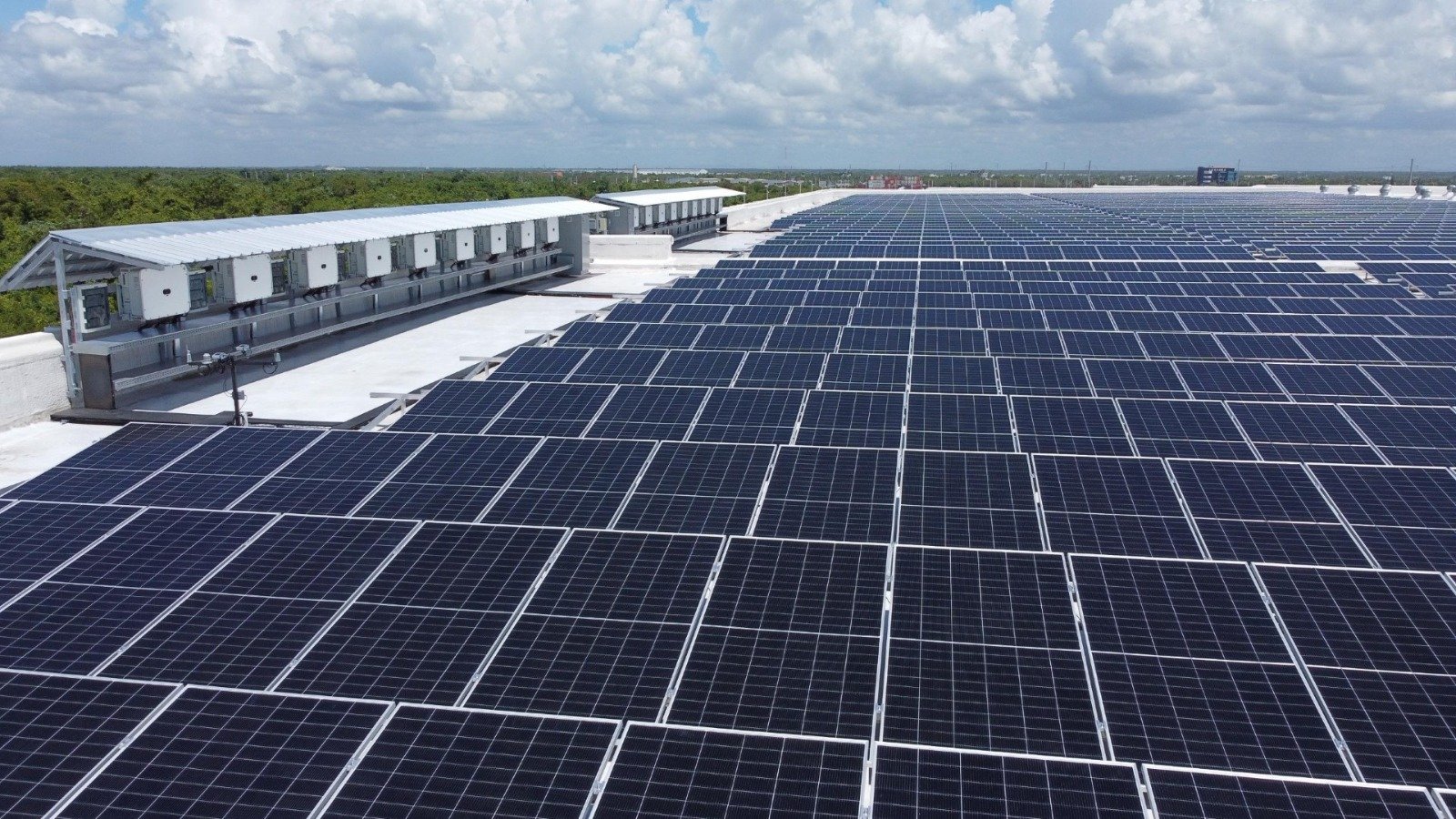 DP World fortalece apuesta por energía limpia en Caucedo