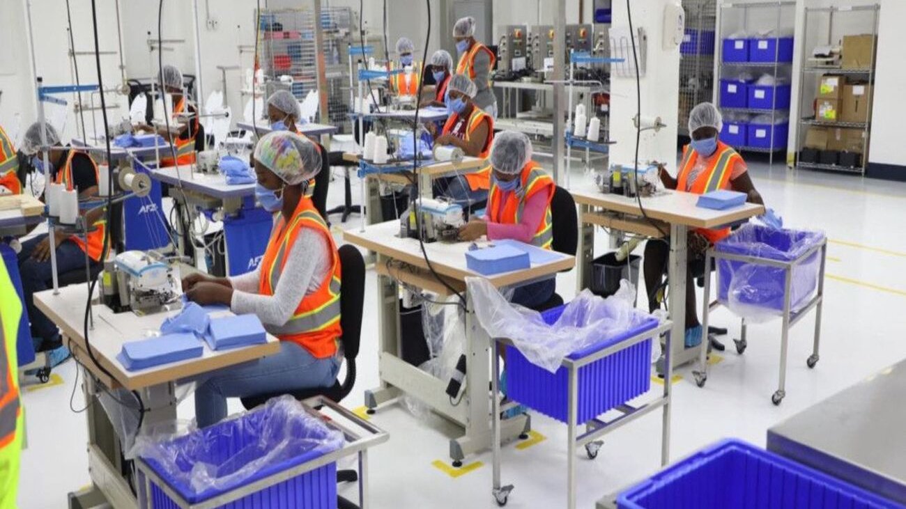 Banco Central frena retiro de liquidez ante desaceleración industrial