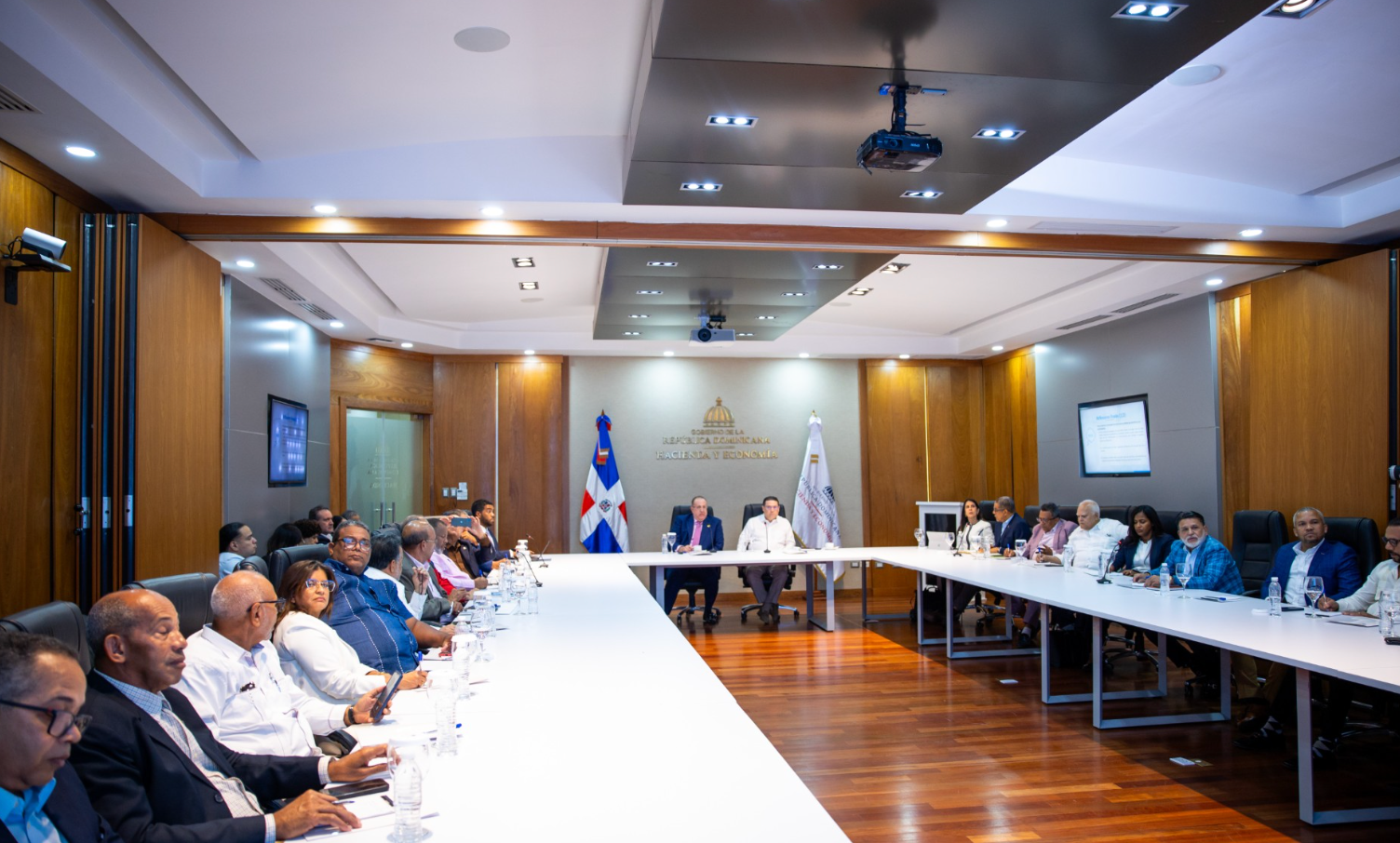 Confederaciones gremiales y sindicales respaldan el Plan Anticrisis