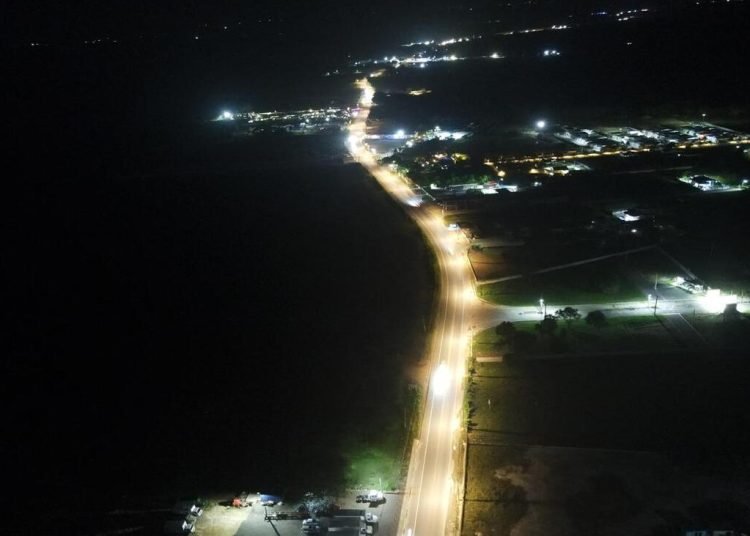 Edeeste concluye iluminación de la carretera Higüey–Yuma con inversión de RD$8.2 millones