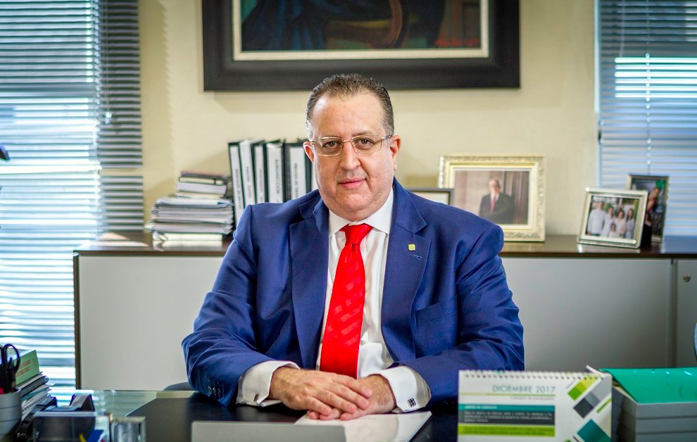 Gobierno anuncia medidas económicas para enfrentar crisis internacional y estimular la inversión