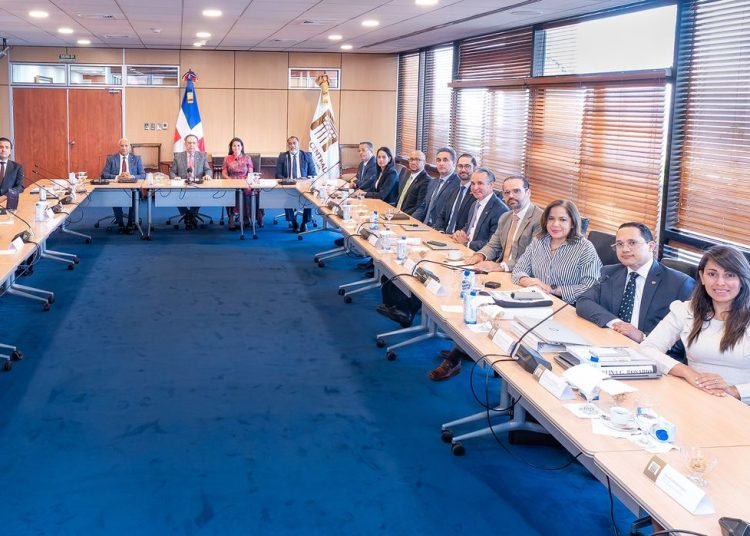 FMI proyecta crecimiento de 4% para RD y destaca fortaleza económica