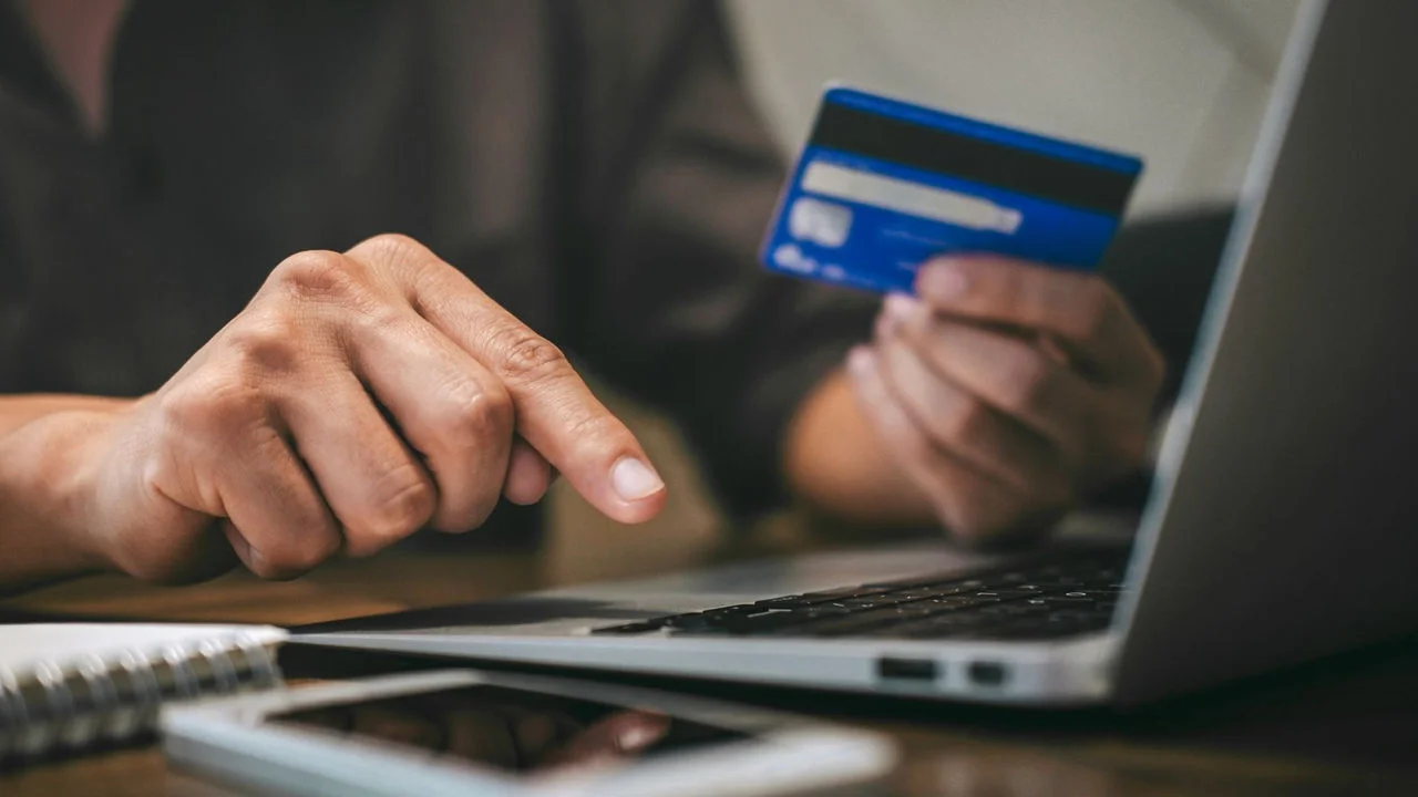 Electricidad y hoteles lideran cumplimiento crediticio