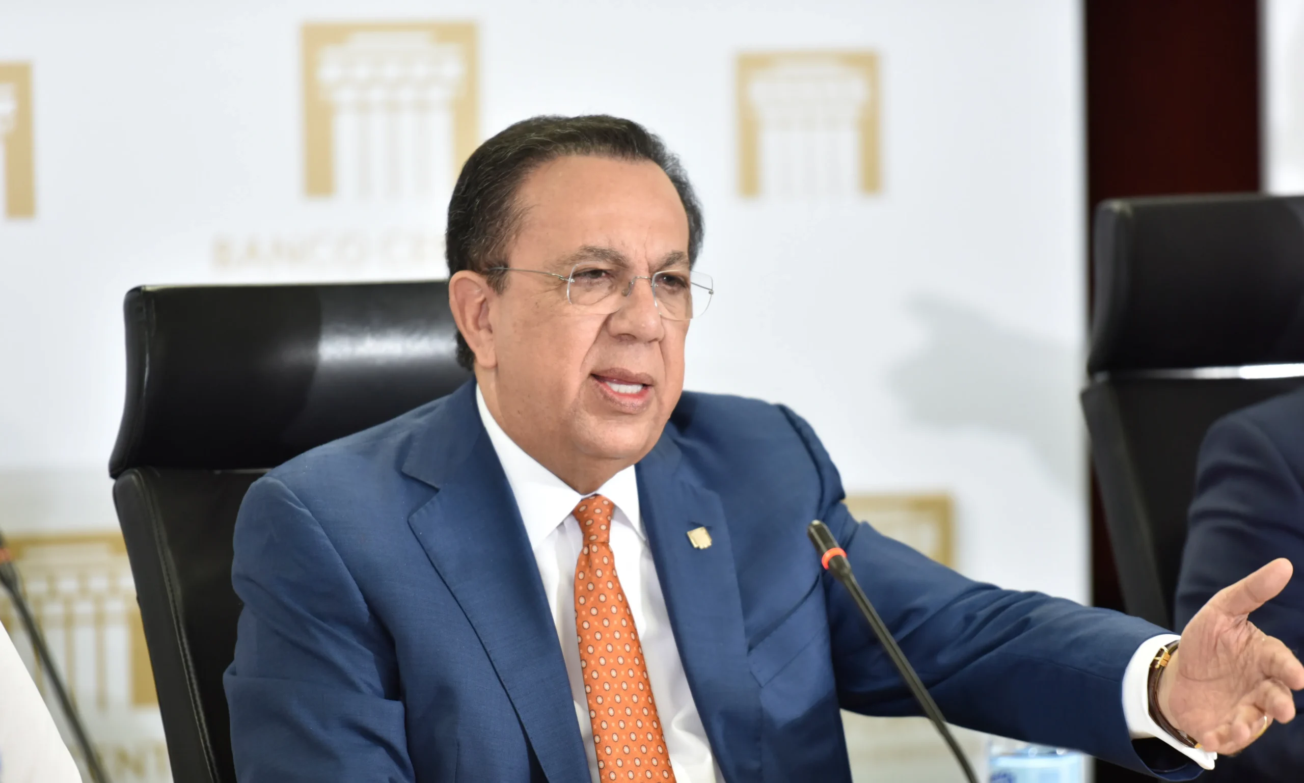 Valdez Albizu destaca apreciación acumulada de 8.0% del peso dominicano al cierre de mayo
