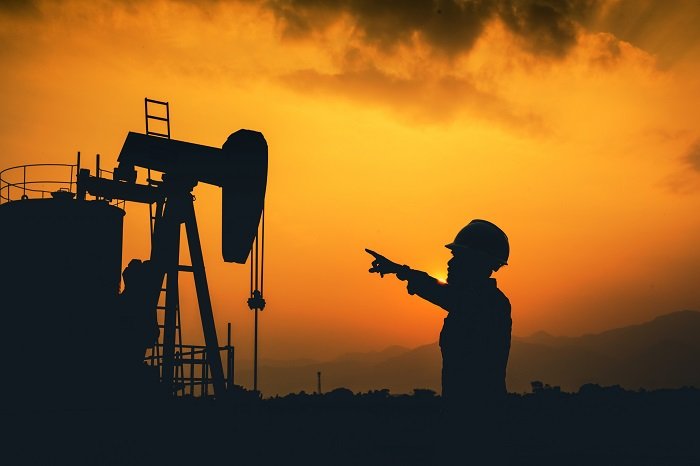 El petróleo de Texas baja a 0.98% tras tensiones entre EE.UU. e Irán