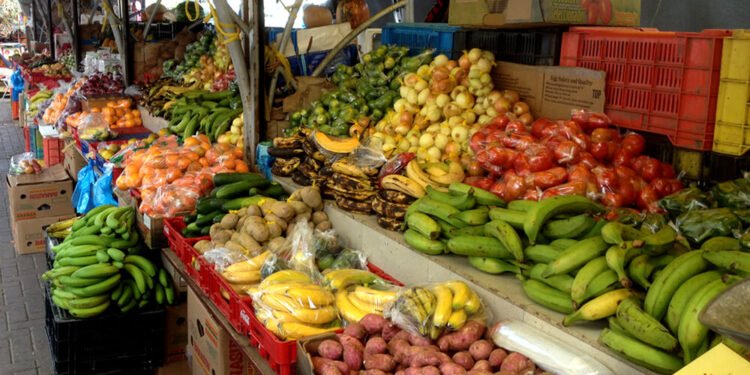 Inflación interanual se sitúa en 5.35 % y permanece fuera del rango meta