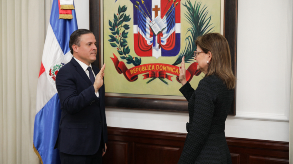 Raquel Peña juramenta a Jean Luis Rodríguez como nuevo ministro de Vivienda