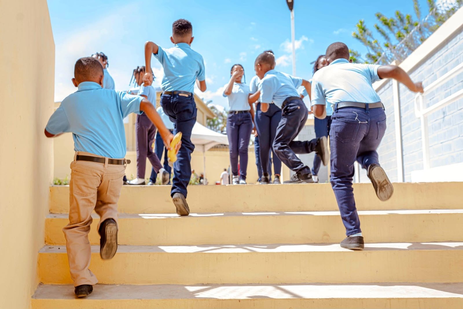 Llegó el Bono a Mil: Educación llama a tutores a verificar sus datos antes del 24 de agosto