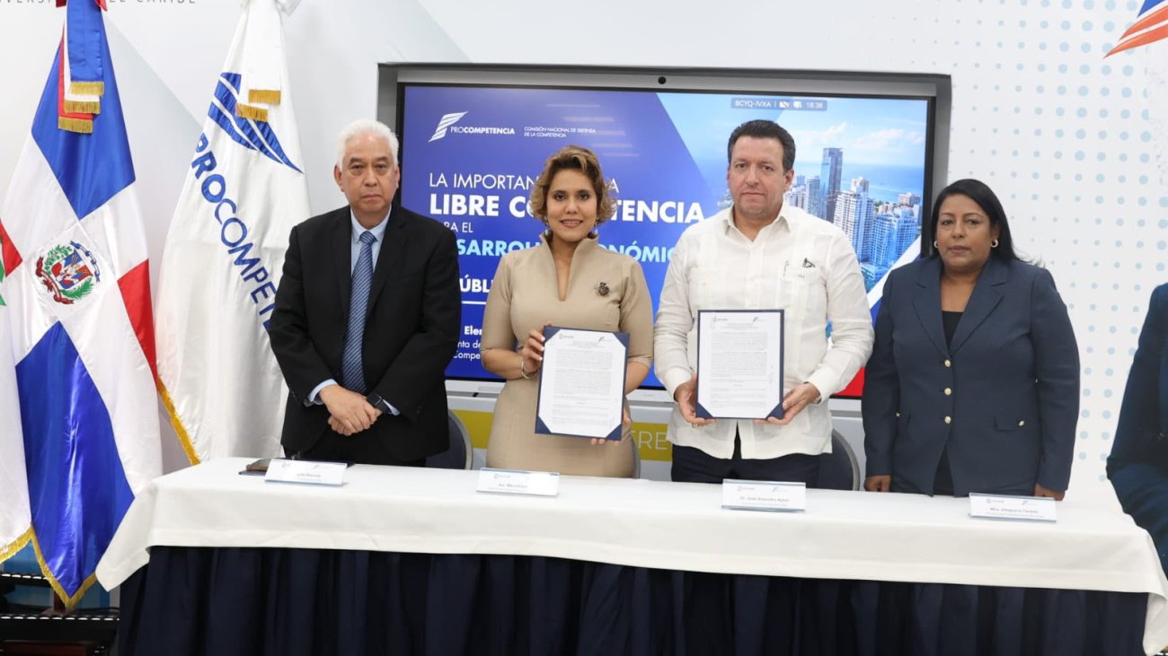 ProCompetencia y Unicaribe firman alianza para impulsar la cultura de libre competencia en la educación superior