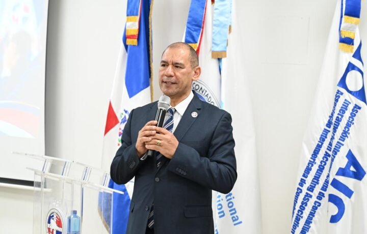 Presidente del ICPARD llama a nuevos miembros a ejercer la profesión con ética y responsabilidad